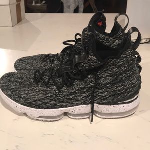 Nike LeBron 15’s ‘